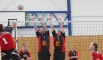 Matze und Bj&ouml;rn sch&ouml;n im geschlossenen Block (altersbedingte H&ouml;henm&auml;ngel vorhanden ;-) - ins Feld ging der Ball nicht
Gr��e: 600 x 351, 89245 Byte
Urheber: Sebastian Tominski