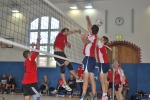 Zuspielaktion noch nicht ganz abgeschlossen, da ist der Ball schon am gegnerischen Block vorbei